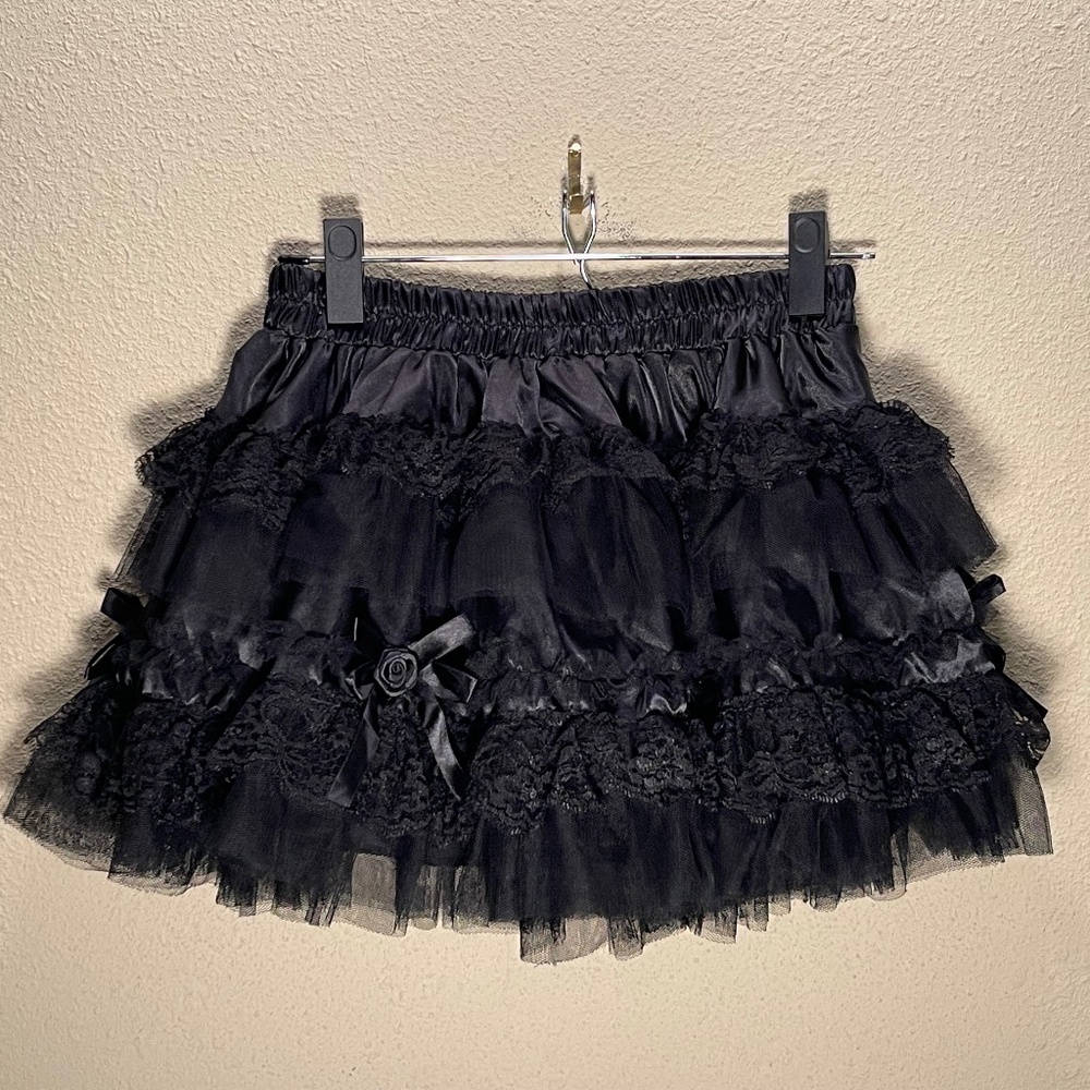 Black Multi-Fabric Layered Tutu Tulle Mini Skirt w/Rose Bows